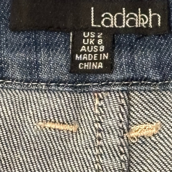 Multi Colored Demim Fringe Shorts, size 2 pre-owned - Picture 3 of 6